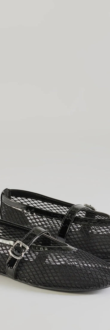
Upgrade your style game for 2025 with the Stylish It-Girl Fishnet Ballet Flats in black, perfect for any fashion-forward wardrobe.