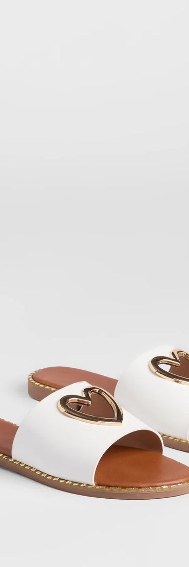 Stay on-trend this season with the Totally Heart Flat Sandals in white, a must-have for creating stylish and effortless fall outfits for women.