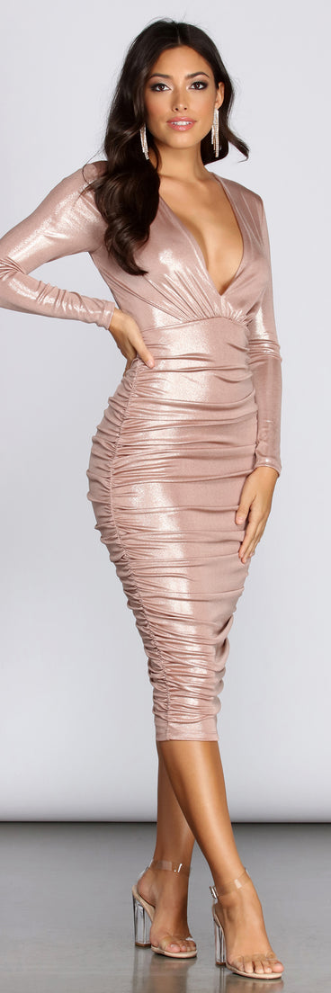 Natalia Metallic Ruched Midi Dress creates the perfect spring wedding guest dress or cocktail attire with stylish details in the latest trends for 2023!
