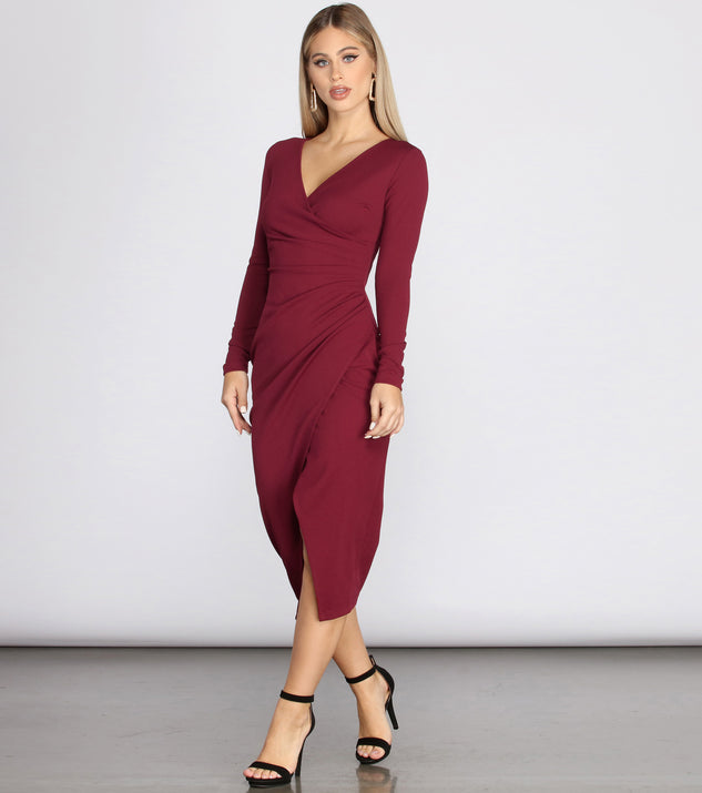 Keily Formal Ruched Crepe Midi Dress creates the perfect summer wedding guest dress or cocktail party dresss with stylish details in the latest trends for 2023!