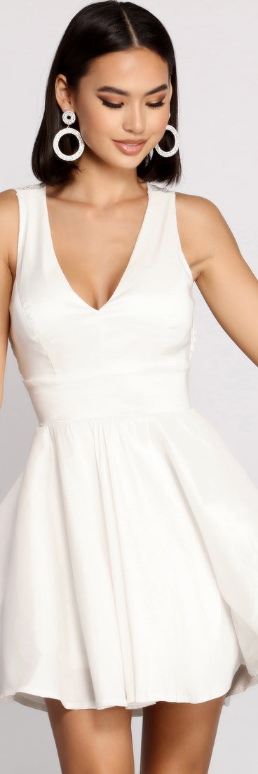 Rose Formal Taffeta and Lace Party Dress is a gorgeous pick as your 2023 prom dress or formal gown for wedding guest, spring bridesmaid, or army ball attire!