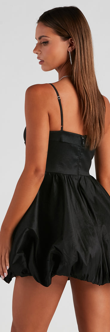 Valerie Short Sleeveless Party Dress is the perfect prom dress pick with on-trend details to make the 2024 dance your most memorable event yet!