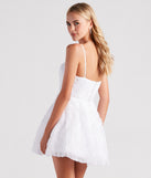 Janelly Floral Mesh Rhinestone Party Dress is the perfect prom dress pick with on-trend details to make the 2024 dance your most memorable event yet!