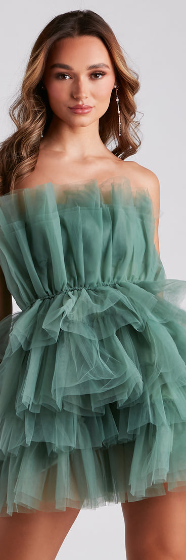 Kayla Tulle Short Party Dress creates the perfect summer wedding guest dress or cocktail party dresss with stylish details in the latest trends for 2023!