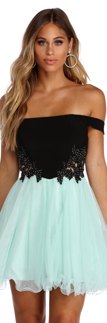 Elena Floral Applique Tulle Dress is a gorgeous pick as your 2024 prom dress or formal gown for wedding guests, spring bridesmaids, or army ball attire!