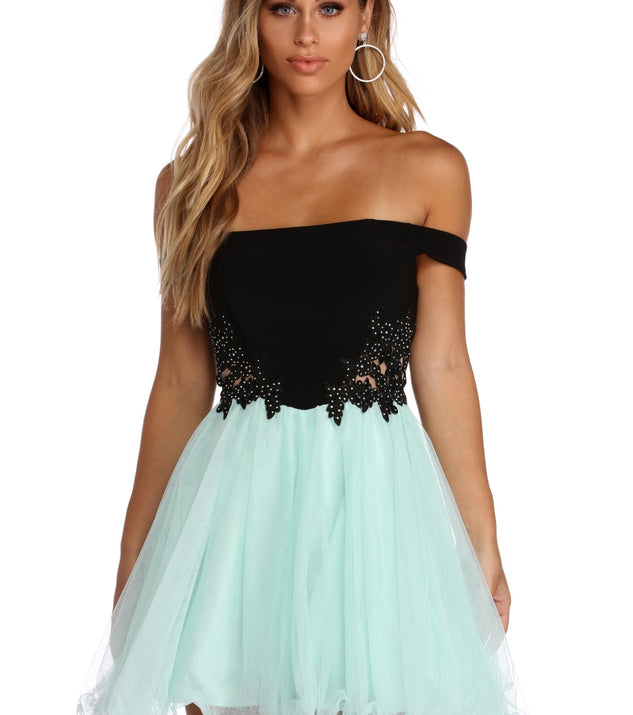 The Elena Floral Applique Tulle Dress is a gorgeous pick as your 2023 prom dress or formal gown for wedding guest, spring bridesmaid, or army ball attire!