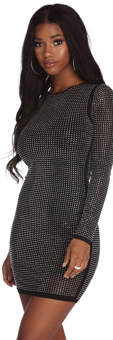 The Eliza Formal Heat Stone Dress is a gorgeous pick as your 2023 prom dress or formal gown for wedding guest, spring bridesmaid, or army ball attire!