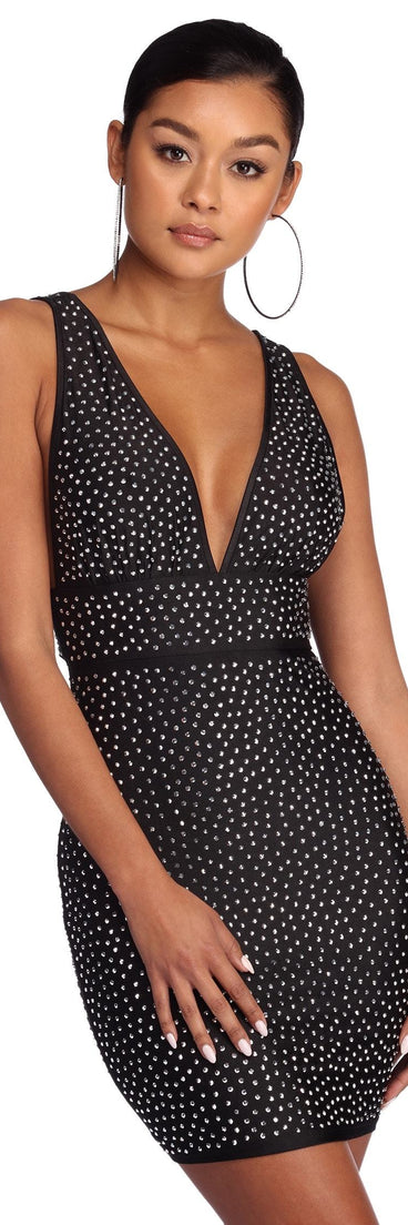 Starlette Heat Stone Mini Dress is a gorgeous pick as your 2023 prom dress or formal gown for wedding guest, spring bridesmaid, or army ball attire!