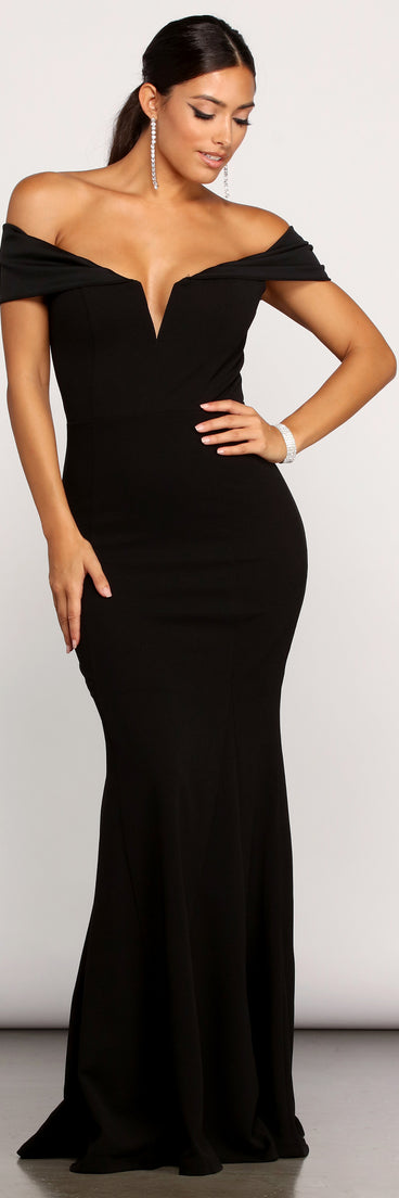 Nellie Deep V Mermaid Gown creates the perfect summer wedding guest dress or cocktail party dresss with stylish details in the latest trends for 2023!