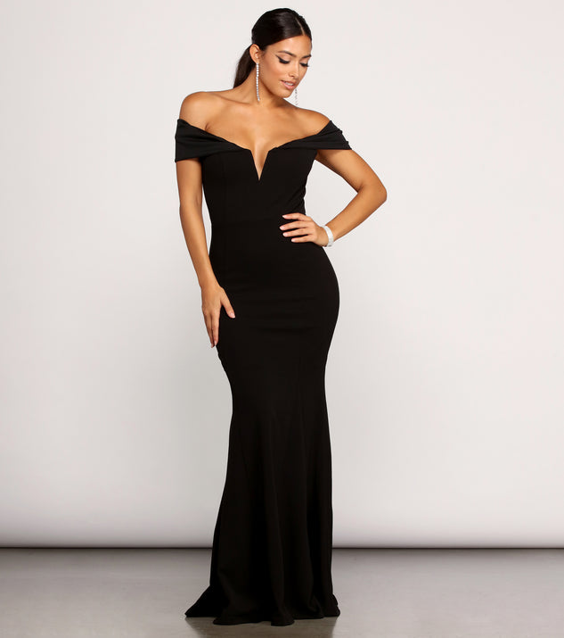 Nellie Deep V Mermaid Gown creates the perfect summer wedding guest dress or cocktail party dresss with stylish details in the latest trends for 2023!