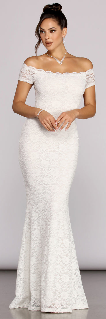 The Adley Lace Gown is a gorgeous pick as your 2023 prom dress or formal gown for wedding guest, spring bridesmaid, or army ball attire!