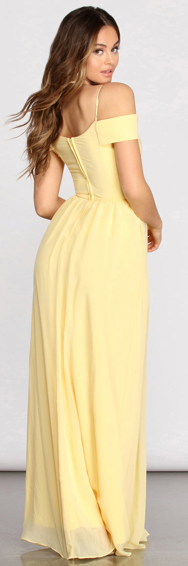 The Daisy Off Shoulder A-Line Dress is a gorgeous pick as your 2023 prom dress or formal gown for wedding guest, spring bridesmaid, or army ball attire!