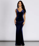 Allesia Velvet Evening Gown creates the perfect summer wedding guest dress or cocktail party dresss with stylish details in the latest trends for 2023!