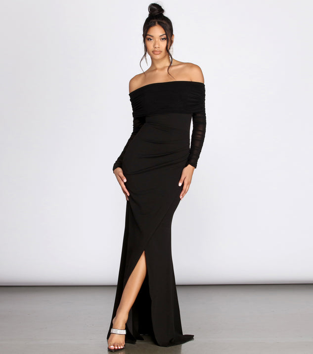 The Kassidy Off The Shoulder Dress is a gorgeous pick as your 2023 prom dress or formal gown for wedding guest, spring bridesmaid, or army ball attire!