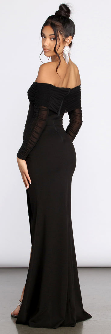 The Kassidy Off The Shoulder Dress is a gorgeous pick as your 2023 prom dress or formal gown for wedding guest, spring bridesmaid, or army ball attire!