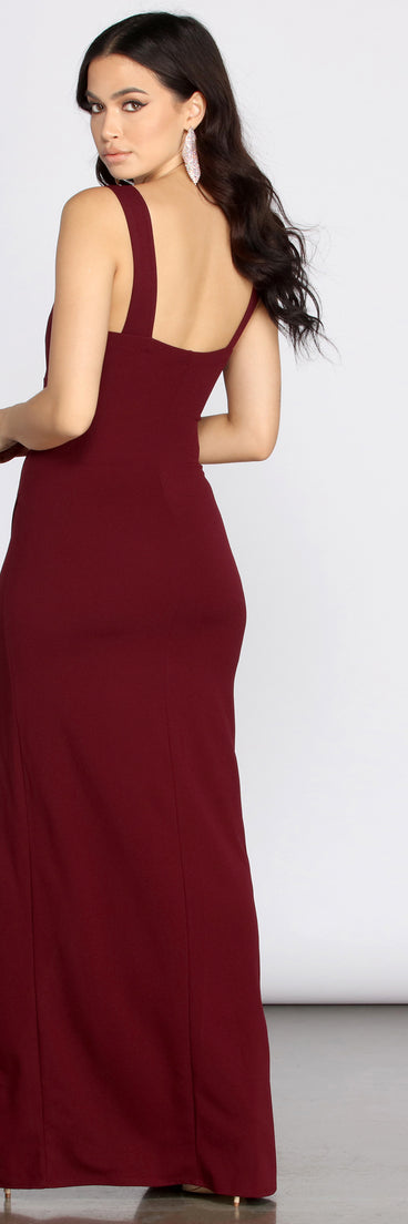 Anita High Slit Crepe Dress creates the perfect summer wedding guest dress or cocktail party dresss with stylish details in the latest trends for 2023!