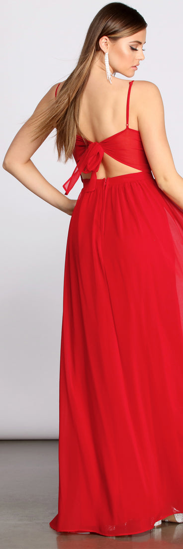 The Devora Chiffon Tie Bow A-Line Dress is a gorgeous pick as your 2023 prom dress or formal gown for wedding guest, spring bridesmaid, or army ball attire!