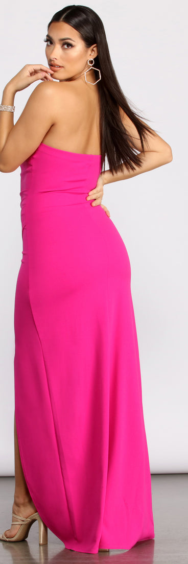 April Front Slit Strapless Crepe Dress creates the perfect summer wedding guest dress or cocktail party dresss with stylish details in the latest trends for 2023!