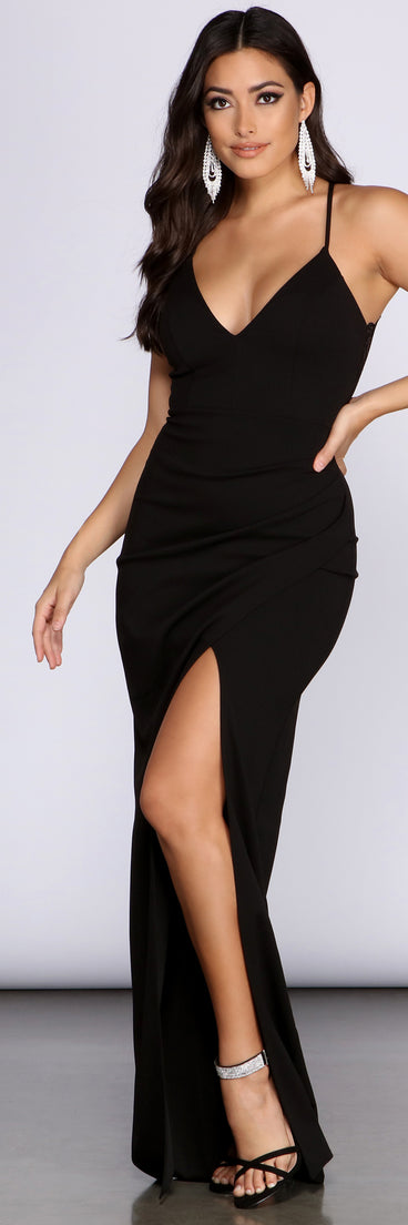 Adelise Lace Back Crepe Dress creates the perfect summer wedding guest dress or cocktail party dresss with stylish details in the latest trends for 2023!