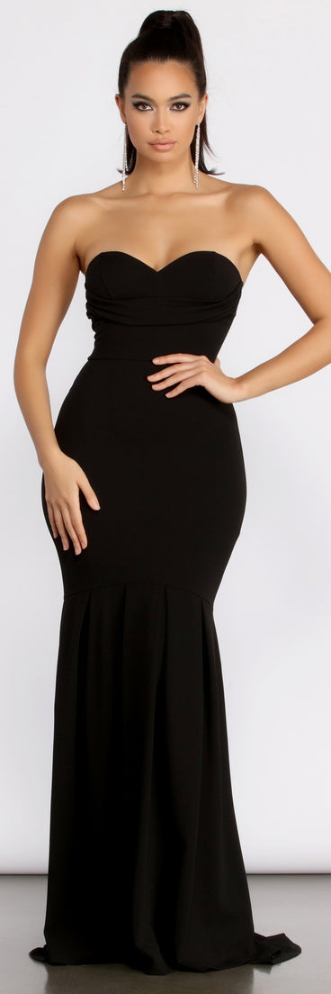 The Aspyn Strapless Sweetheart Mermaid Formal Dress is a gorgeous pick as your 2023 prom dress or formal gown for wedding guest, spring bridesmaid, or army ball attire!