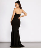The Aspyn Strapless Sweetheart Mermaid Formal Dress is a gorgeous pick as your 2023 prom dress or formal gown for wedding guest, spring bridesmaid, or army ball attire!