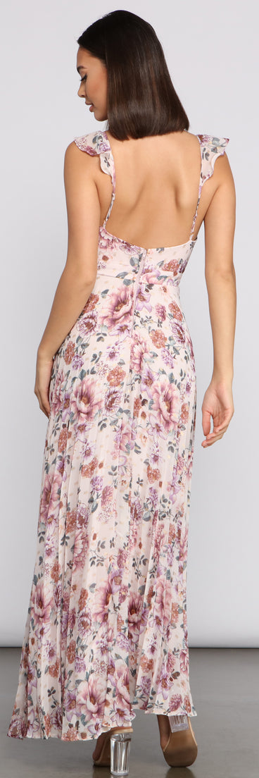 Ava Formal Floral Pleated Dress creates the perfect summer wedding guest dress or cocktail party dresss with stylish details in the latest trends for 2023!