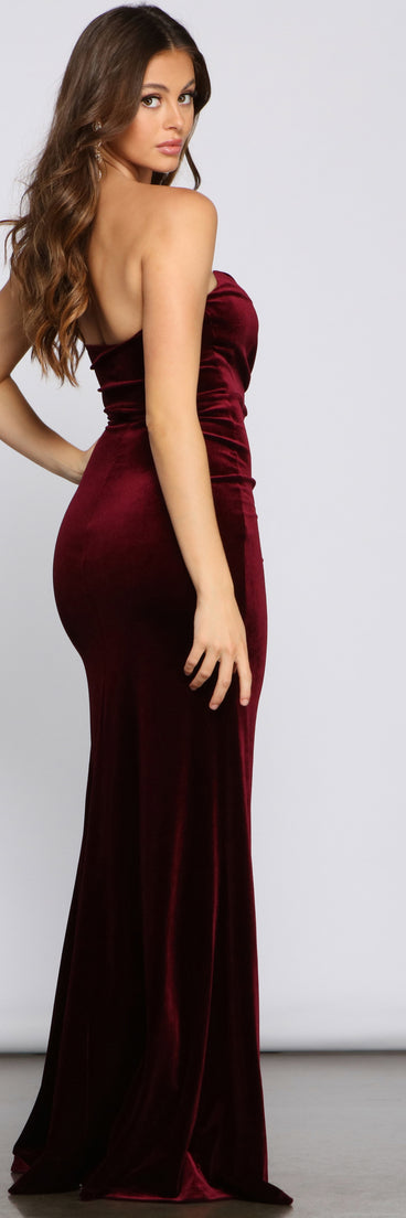 Diana Strapless Velvet Formal Dress creates the perfect summer wedding guest dress or cocktail party dresss with stylish details in the latest trends for 2023!