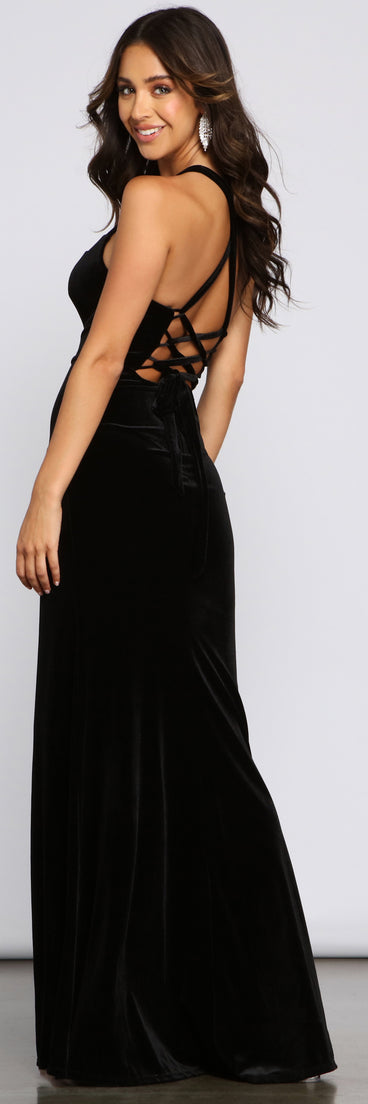 Christina Lace-Up Back Velvet Dress is the perfect prom dress pick with on-trend details to make the 2024 dance your most memorable event yet!