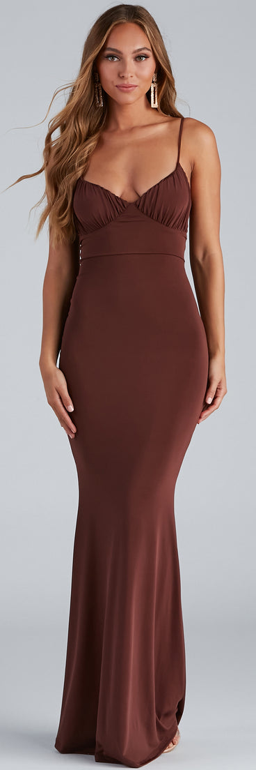 Tara Sleeveless Mermaid Dress creates the perfect summer wedding guest dress or cocktail party dresss with stylish details in the latest trends for 2023!