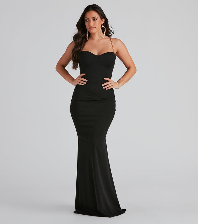 Shirley Formal Chain Strap Long Dress creates the perfect summer wedding guest dress or cocktail party dresss with stylish details in the latest trends for 2023!