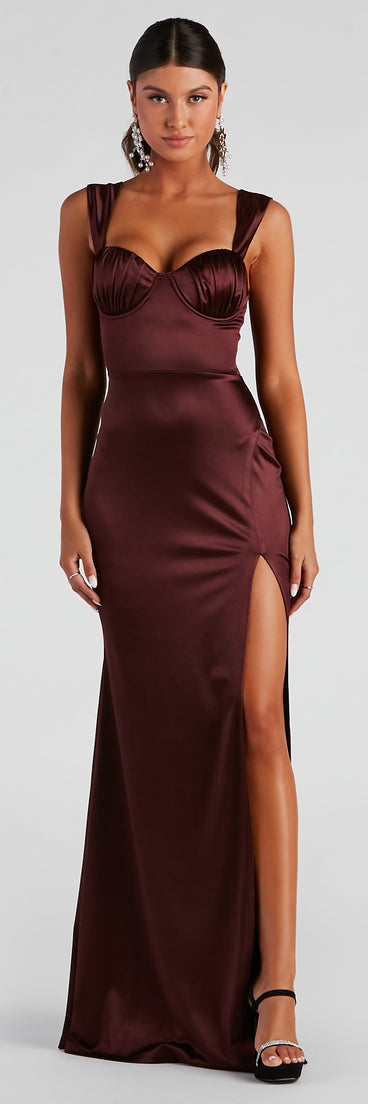 Catrina Formal Satin Sweetheart Dress creates the perfect summer wedding guest dress or cocktail party dresss with stylish details in the latest trends for 2023!