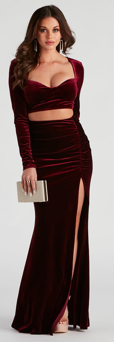 Gabriela Formal Velvet Long Dress creates the perfect summer wedding guest dress or cocktail party dresss with stylish details in the latest trends for 2023!
