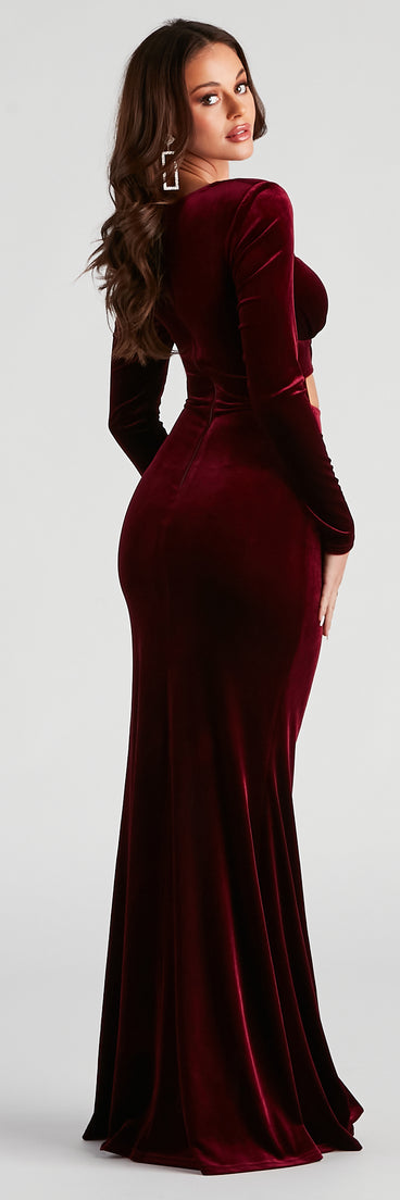 Gabriela Formal Velvet Long Dress creates the perfect summer wedding guest dress or cocktail party dresss with stylish details in the latest trends for 2023!