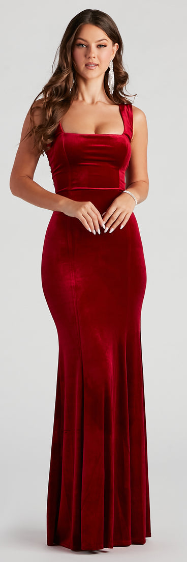 Tori Formal Sleeveless Velvet Mermaid Dress creates the perfect summer wedding guest dress or cocktail party dresss with stylish details in the latest trends for 2023!