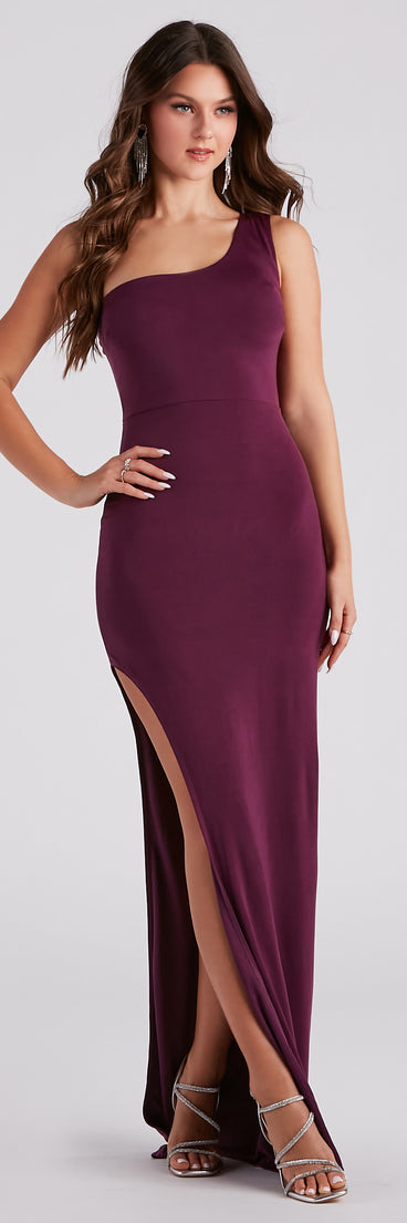 Megan Formal One Shoulder Long Dress creates the perfect summer wedding guest dress or cocktail party dresss with stylish details in the latest trends for 2023!