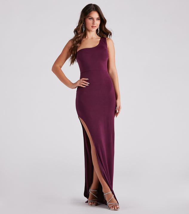 Megan Formal One Shoulder Long Dress creates the perfect summer wedding guest dress or cocktail party dresss with stylish details in the latest trends for 2023!
