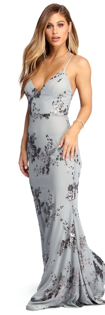 Nicole Sleeveless Sequin Dress creates the perfect spring wedding guest dress or cocktail attire with stylish details in the latest trends for 2023!