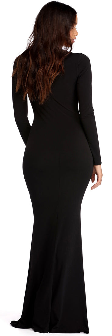 Lucy Plunging Mermaid Dress is a stunning choice for a bridesmaid dress or maid of honor dress, and to feel beautiful at Prom 2023, spring weddings, formals, & military balls!