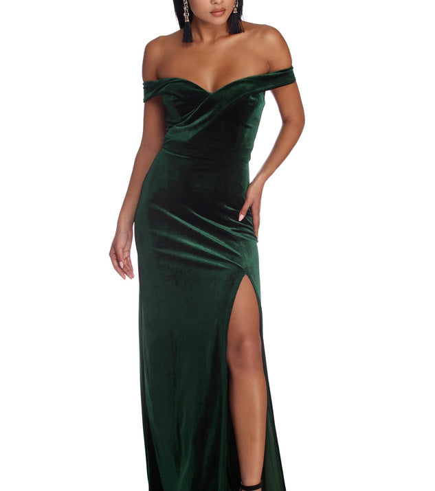 The Josephine Formal Velvet Sweetheart Dress is a gorgeous pick as your 2023 prom dress or formal gown for wedding guest, spring bridesmaid, or army ball attire!
