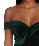 The Josephine Formal Velvet Sweetheart Dress is a gorgeous pick as your 2023 prom dress or formal gown for wedding guest, spring bridesmaid, or army ball attire!