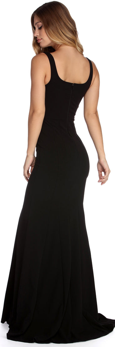 The Leyla Formal Crepe Mermaid Dress is a gorgeous pick as your 2023 prom dress or formal gown for wedding guest, spring bridesmaid, or army ball attire!
