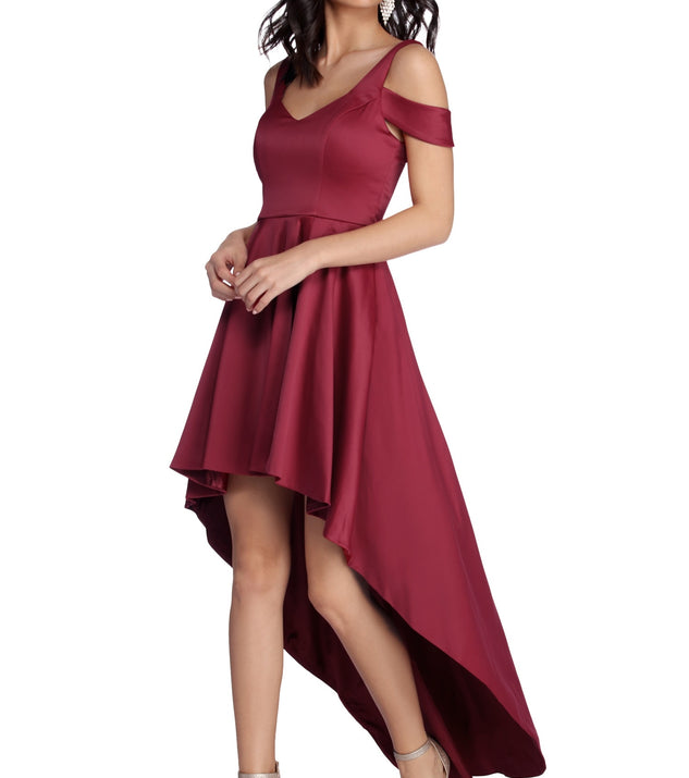 Roselyn Satin Sweetheart High-Low Dress creates the perfect summer wedding guest dress or cocktail party dresss with stylish details in the latest trends for 2023!