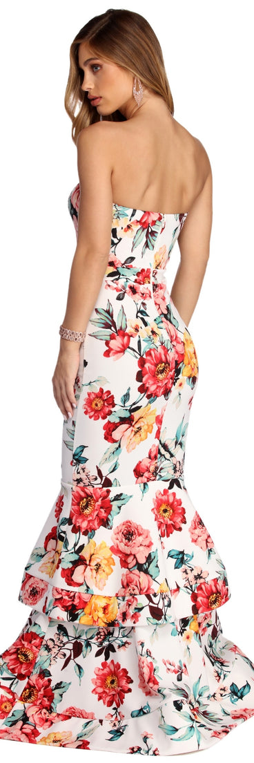 The Alecia Sleeveless Floral Mermaid Dress is a gorgeous pick as your 2023 prom dress or formal gown for wedding guest, spring bridesmaid, or army ball attire!