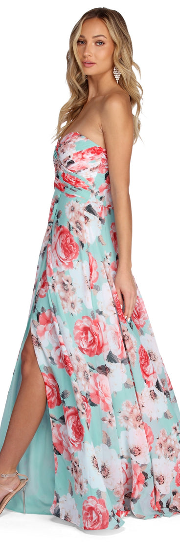 Rosalie Formal Floral Chiffon Dress creates the perfect summer wedding guest dress or cocktail party dresss with stylish details in the latest trends for 2023!