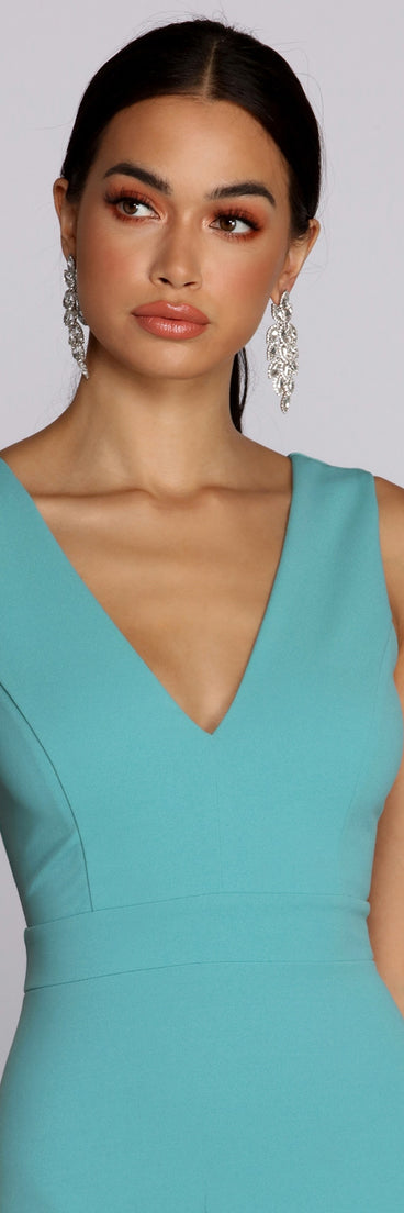 Miriam Lady In Dress creates the perfect spring wedding guest dress or cocktail attire with stylish details in the latest trends for 2023!