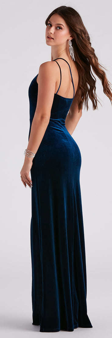 Maria Formal Velvet A-Line Long Dress is the perfect prom dress pick with on-trend details to make the 2024 dance your most memorable event yet!