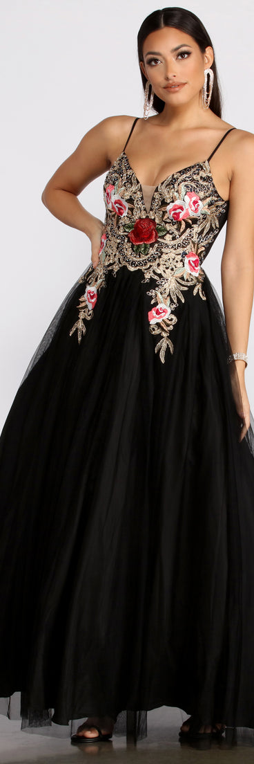 Biana Embroidered Floral Tulle Ball Gown creates the perfect summer wedding guest dress or cocktail party dresss with stylish details in the latest trends for 2023!