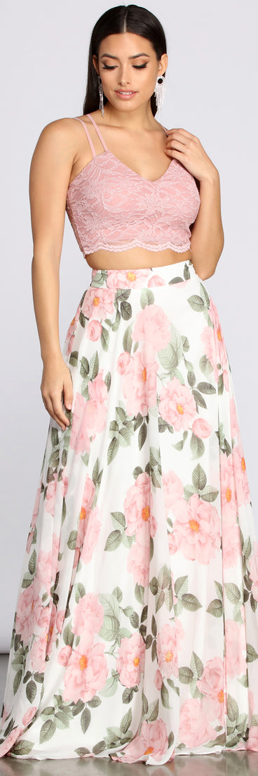 Evie Floral Chiffon Two Piece Dress creates the perfect summer wedding guest dress or cocktail party dresss with stylish details in the latest trends for 2023!