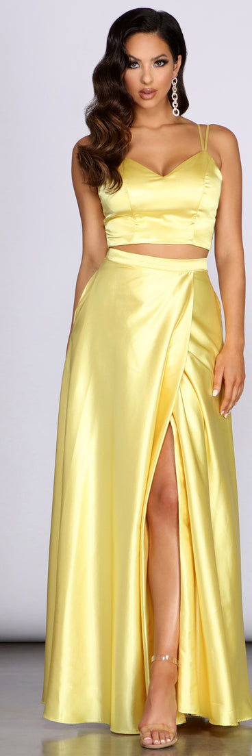 Naomi Satin Two Piece Dress creates the perfect spring wedding guest dress or cocktail attire with stylish details in the latest trends for 2023!
