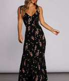 You will feel beautiful in the Loving Knit In Florals Maxi Dress as your long dress for any semi-formal or formal holiday party, NYE dress outfit, or pick this stunning style as your gown for any seasonal celebration.